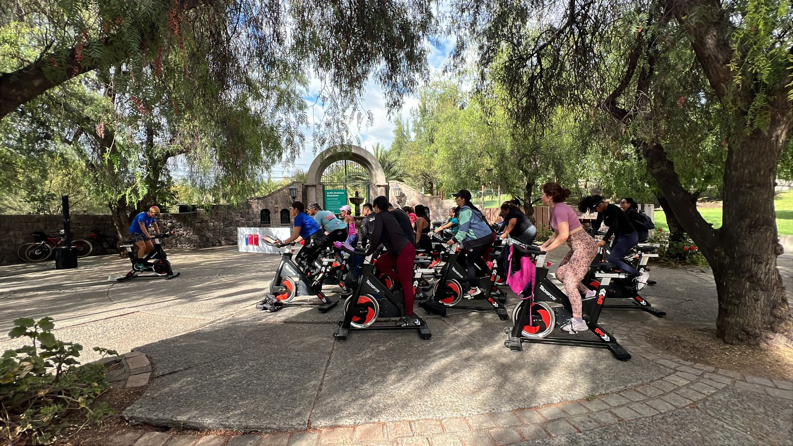 Clase de spinning al aire libre, Cerro San Cristóbal